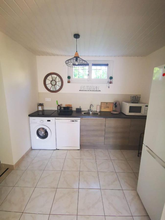 Gites Avec Grande Piscine Et Sa Terrasse Privative Bernis Exterior foto