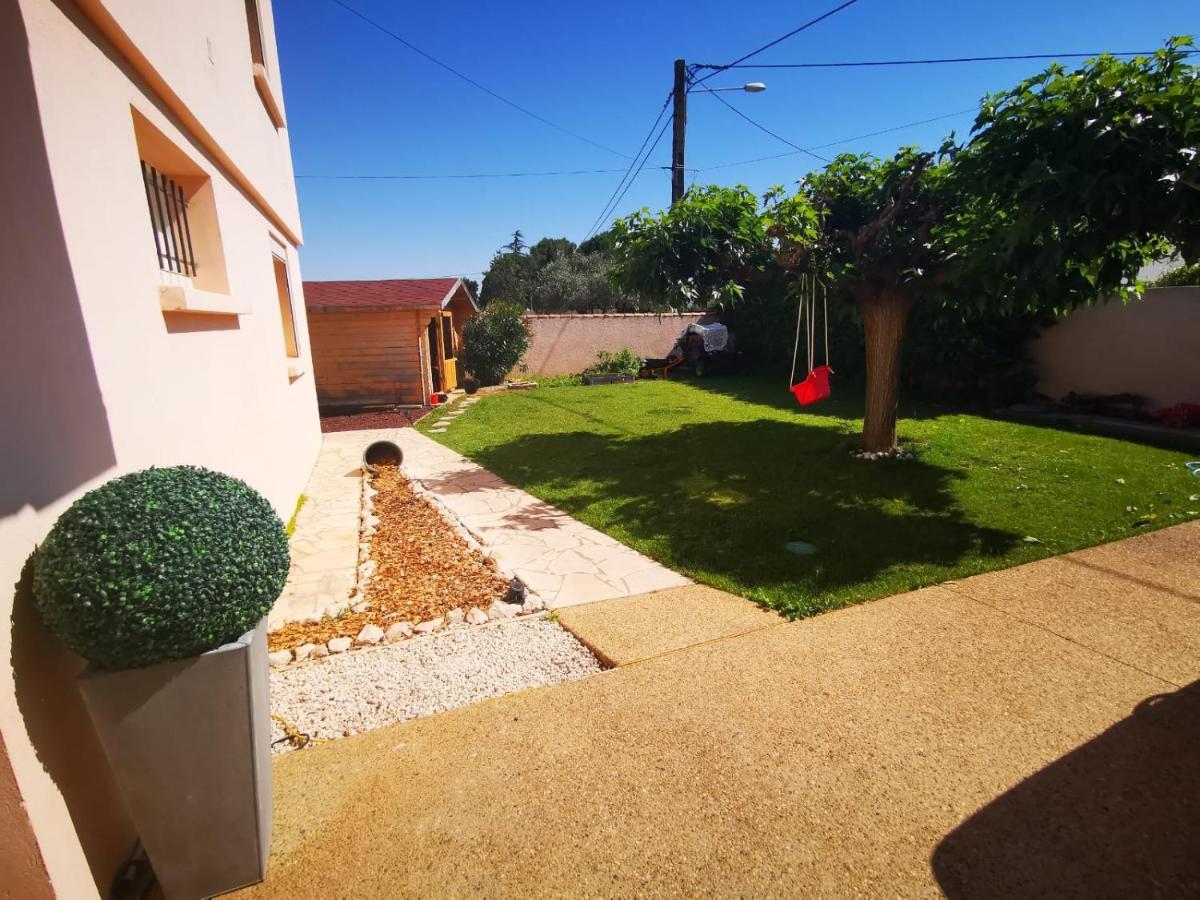 Gites Avec Grande Piscine Et Sa Terrasse Privative Bernis Exterior foto