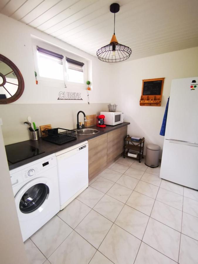 Gites Avec Grande Piscine Et Sa Terrasse Privative Bernis Exterior foto