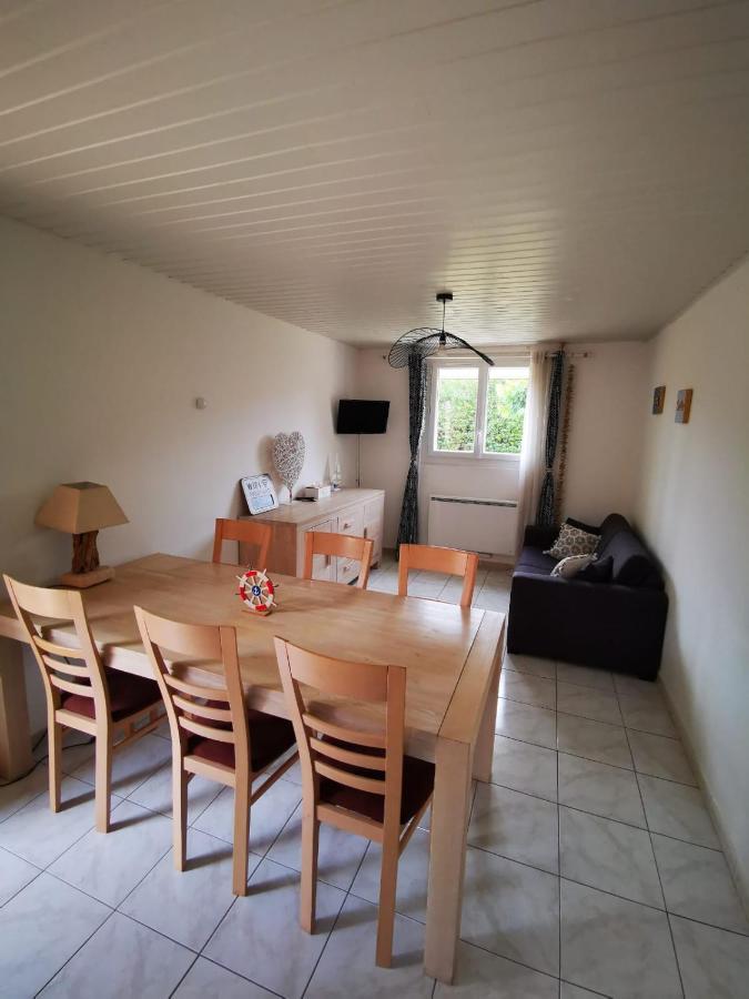 Gites Avec Grande Piscine Et Sa Terrasse Privative Bernis Exterior foto